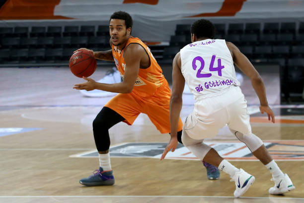 帮助球员克 帮助球员克